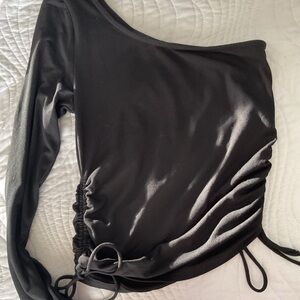 Black One-Shoulder Long Sleeve Top